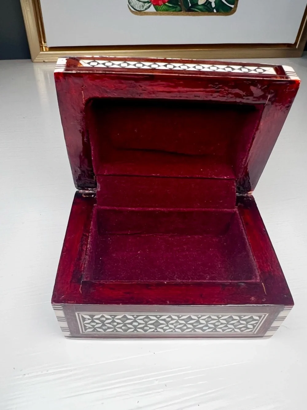 Vintage EUC Inlaid Egyptian Mother of Pearl Inlay Decorative Wooden Trinket Box